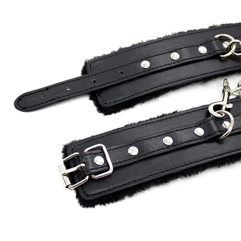 Manette regolabili foderate in pelliccia LATETOBED BDSM LINE 30 cm nere