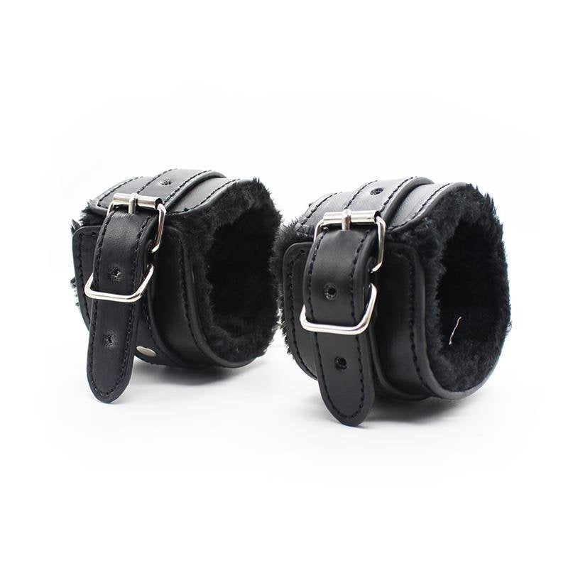 INTOYOU BDSM LINE Set Bondage 11 Pezzi Nero
